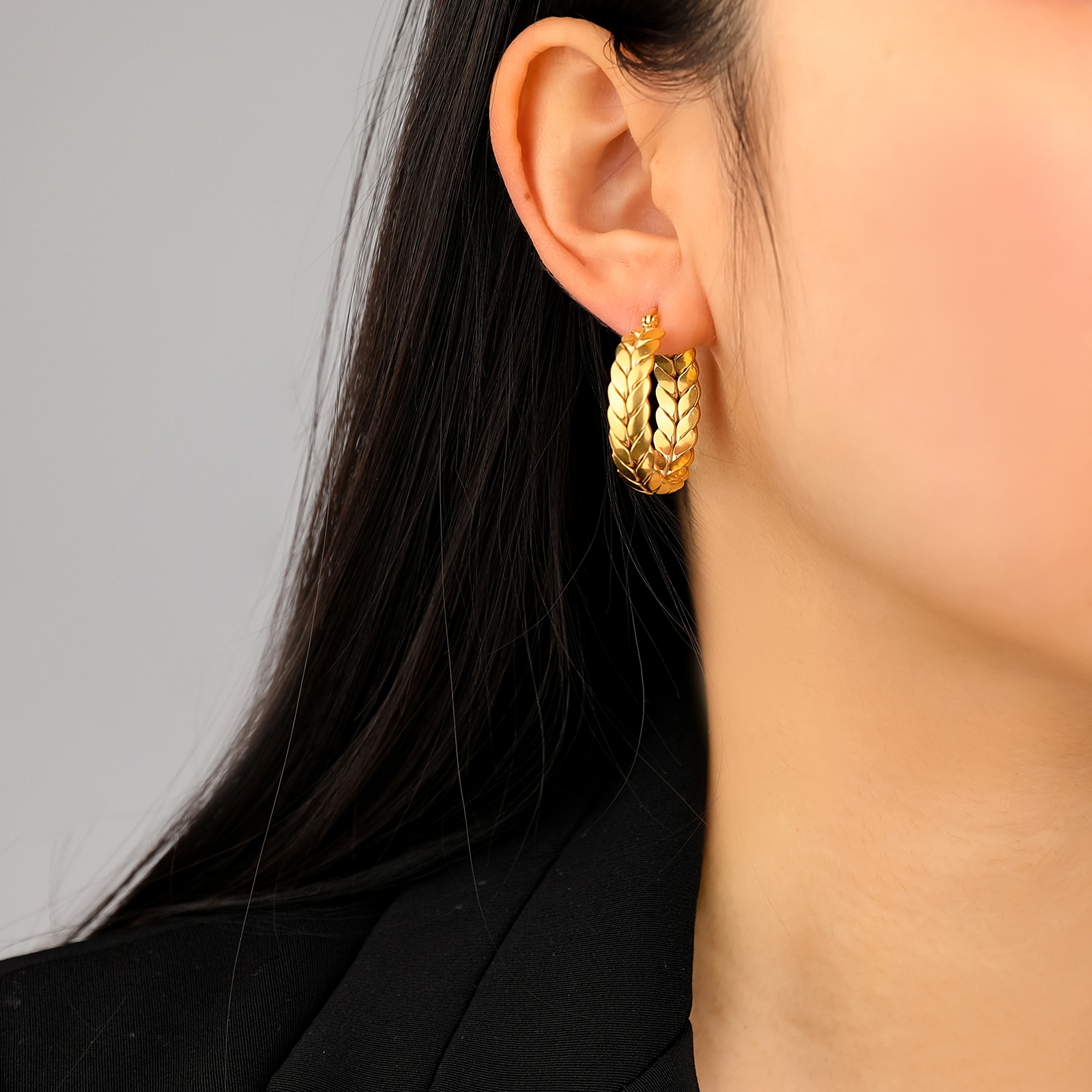 gold round hoop earrings