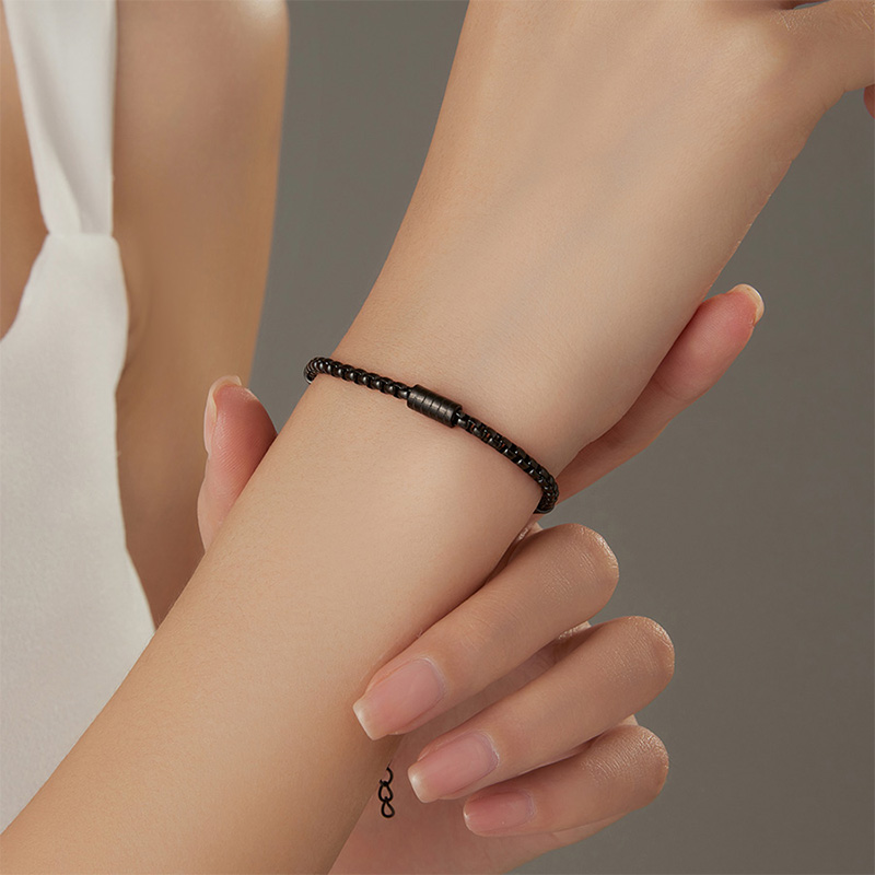 adjustable bracelet with black pvd plating 2023