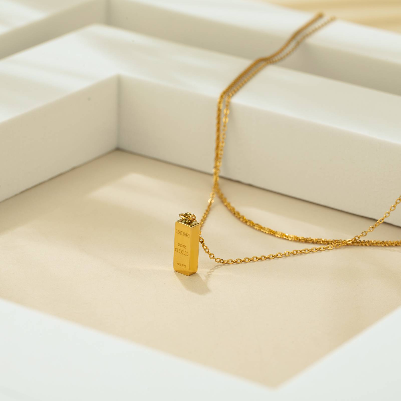 Stylish layering gold block pendant chain necklace