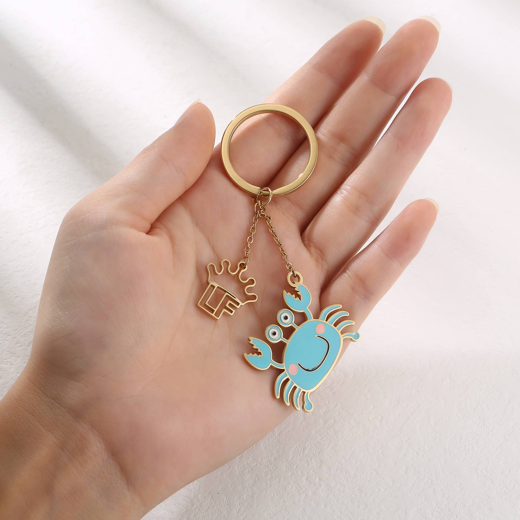 Factory custom animal crab enamel pendant keychain