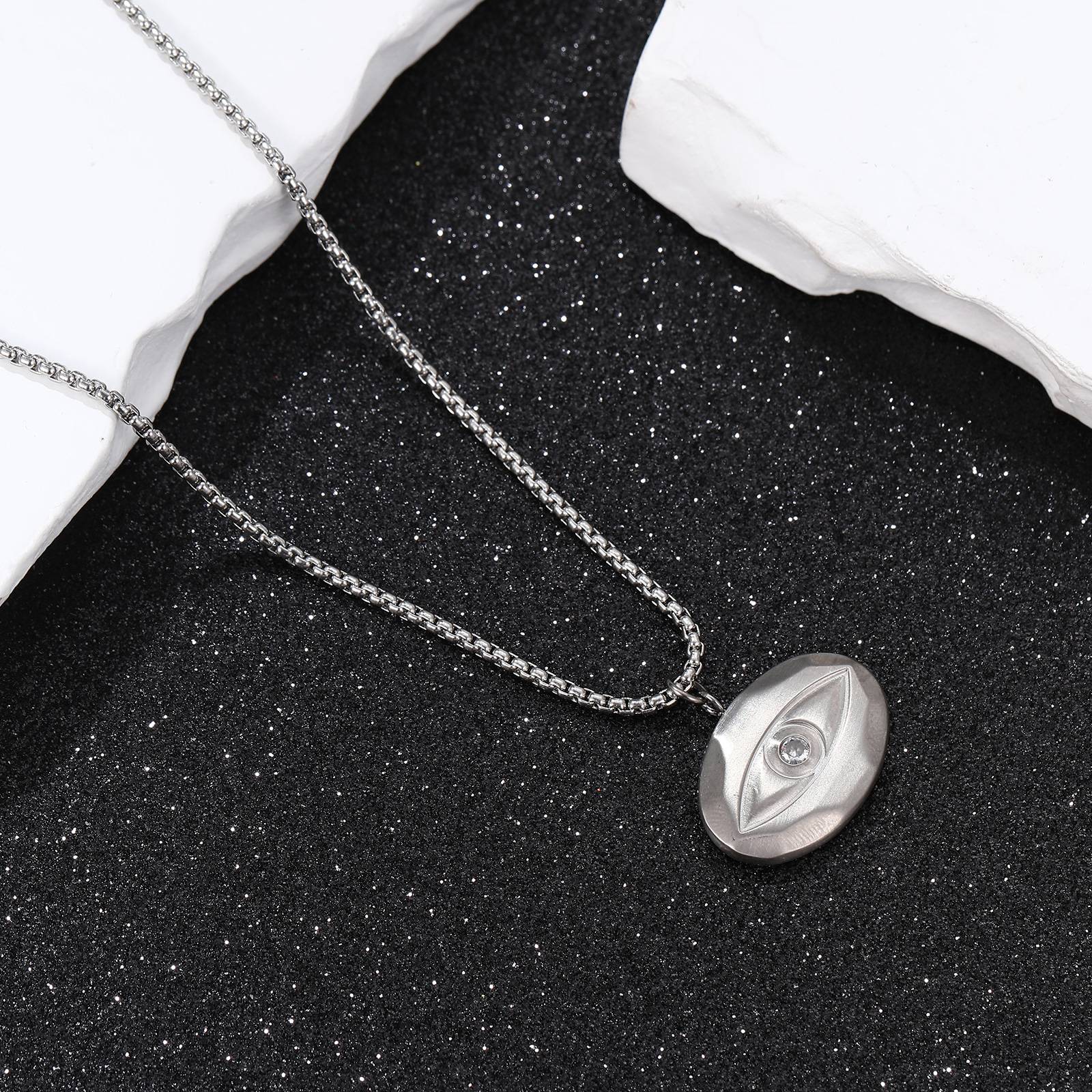 Wholesale Stylish Titanium Devil's Eye Ellipse Pendant Necklace for Men